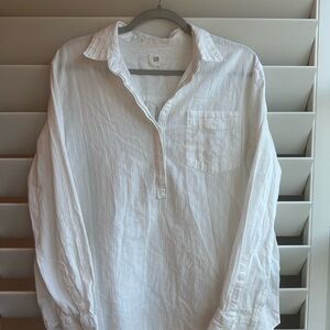 White GAP Linen Button Down